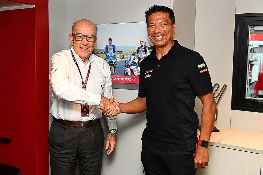 Razlan Razali, RNF Racing Team Principal, Carmelo Ezpeleta, Dorna Sports CEO