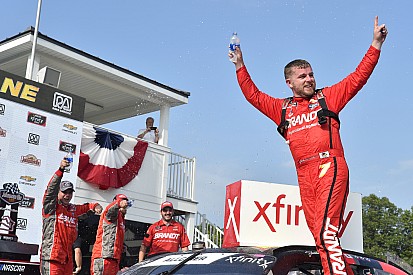 Justin Allgaier vence a Matt Tifft y triunfa en Road America
