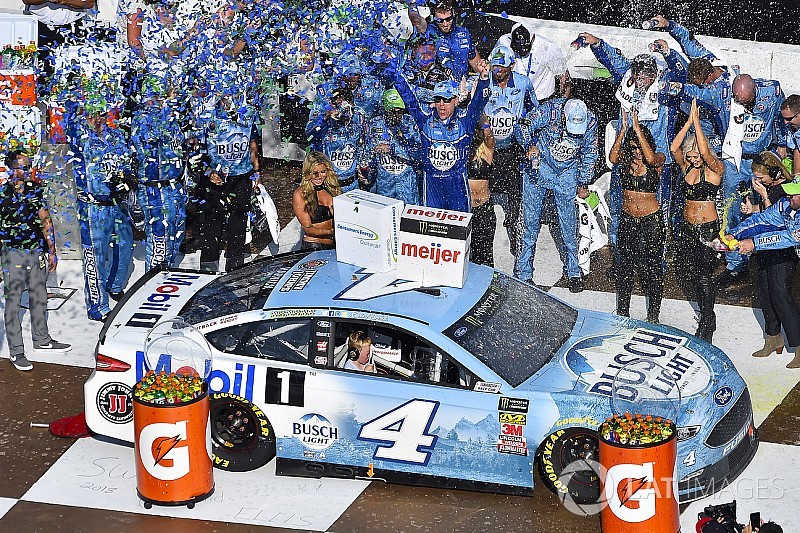 NASCAR: Überzeugender Michigan-Sieg für Kevin Harvick