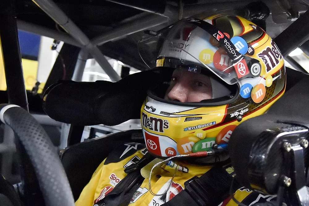 Kyle Busch, Joe Gibbs Racing, Toyota Camry M&M's