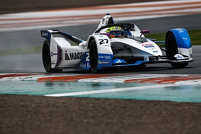 BMW reste invaincu malgré la pluie
