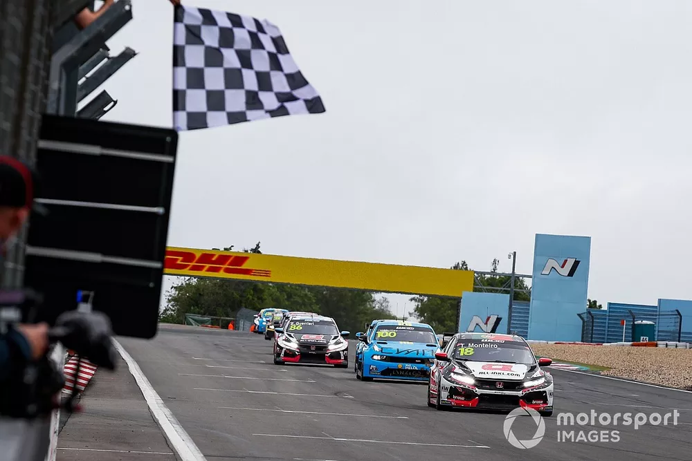 Il vincitore Tiago Monteiro, ALL-INKL.DE M&uuml;nnich Motorsport Honda Civic Type R TCR