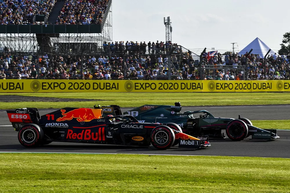 Lance Stroll, Aston Martin AMR21, Sergio Perez, Red Bull Racing RB16B