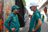Newey, deseando estrechar relaciones con Alonso, un "personaje genial"