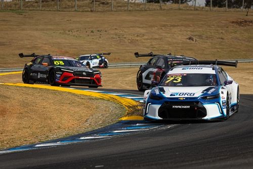 Stock Car: Elias administra vantagem e vence sprint no Velocitta