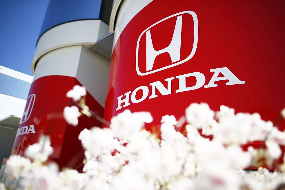 Honda logos en el motorhome