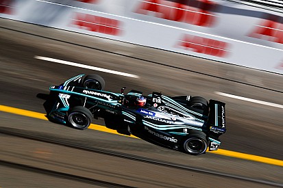 Zürih ePrix: Evans ve Jaguar pole'de, Vergne 17. sırada!