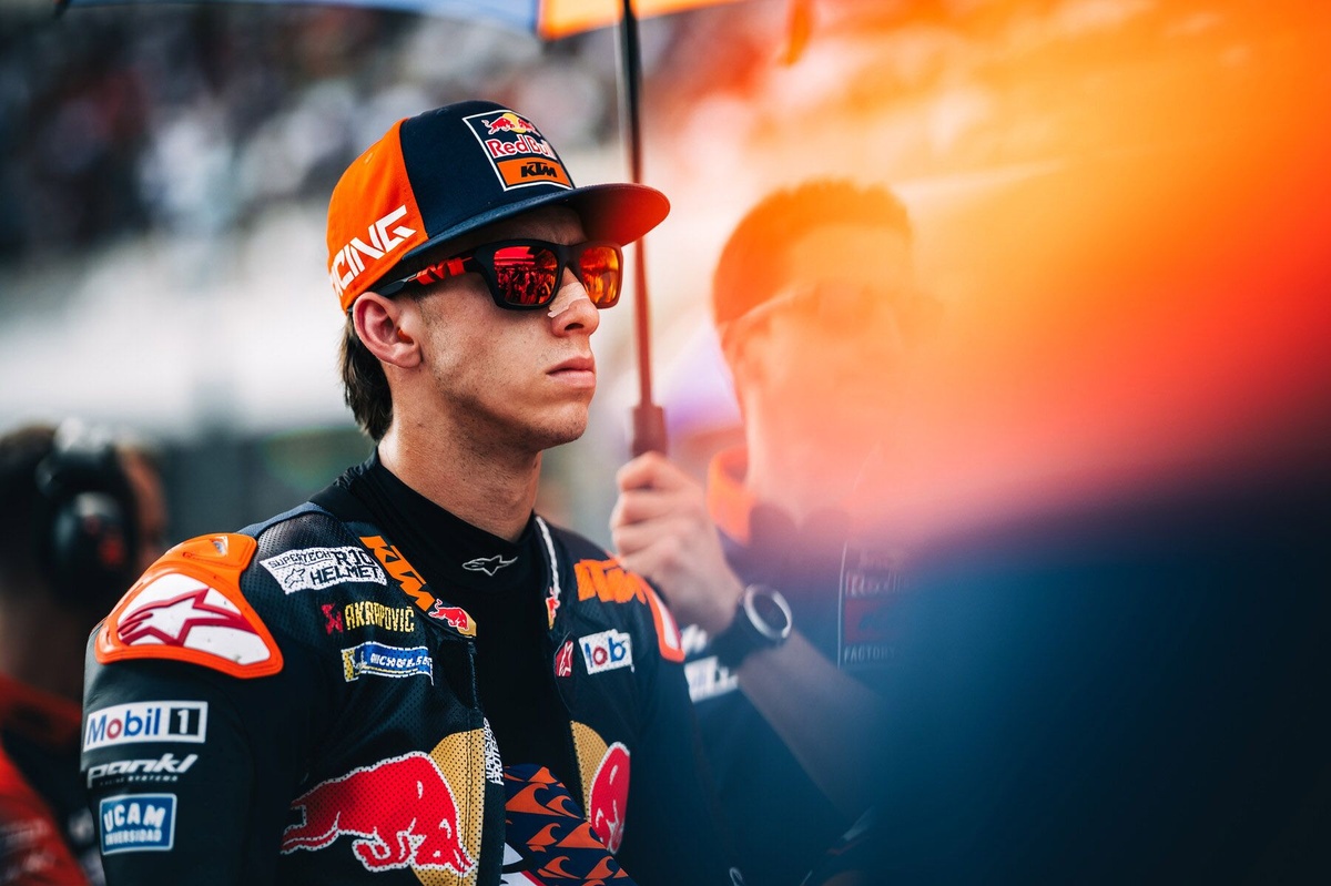 KTM s'agace de voir Pedro Acosta "flirter" avec la concurrence
