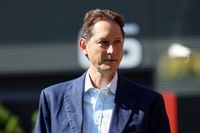 Exjefe de equipo estalla contra Elkann: "¿Criticas a los pilotos que tú mismo fichaste?"