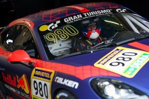 Marko confirma: Verstappen libre para las 24h de Nürburgring, él decide
