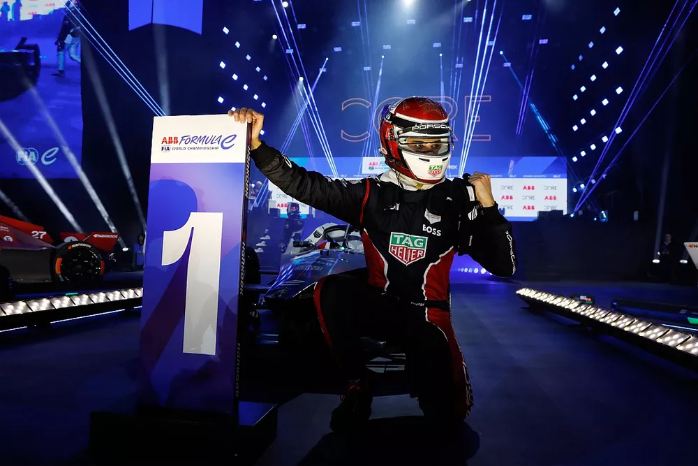 Race winner Pascal Wehrlein, Porsche