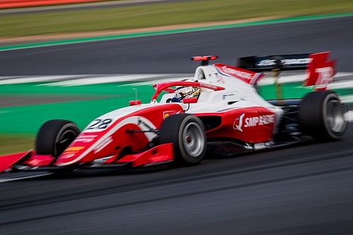 Shwartzman se acerca al t&iacute;tulo con la pole en Sochi