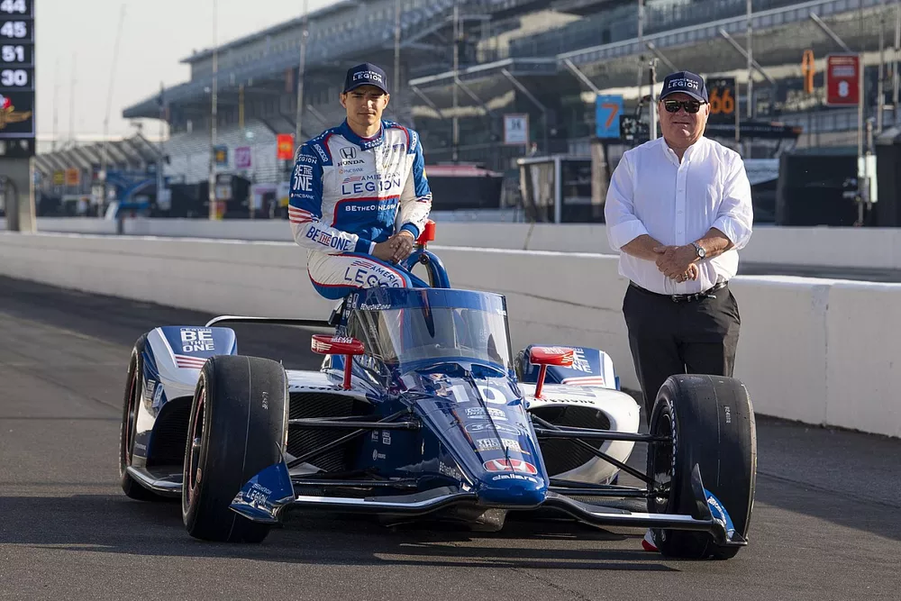 Alex Palou, Chip Ganassi Racing Honda Foto da primeira fila