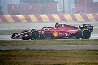 Photos - La Ferrari F1-75 a pris la piste à Fiorano