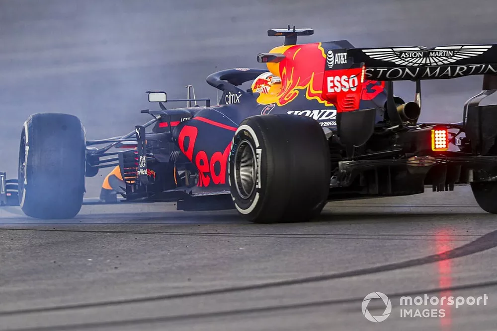 Max Verstappen, Red Bull Racing RB16, spins