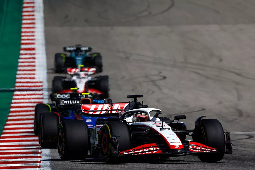 Kevin Magnussen, Haas VF-23, Logan Sargeant, Williams FW45, Fernando Alonso, Aston Martin AMR23