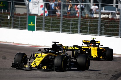 Renault pilotları stratejinin işe yaramamasından ötürü üzgün
