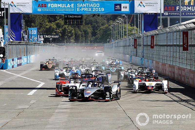 Santiago E-Prix: Bird beats Wehrlein as Buemi crashes out