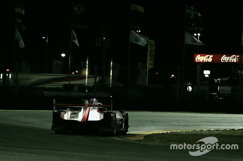 Rolex 24, Hour 14: Rossi pressuring Nasr for lead