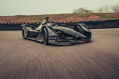Porsche провела первые тесты машины Формулы Е