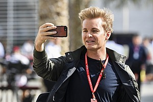 Verstappen: Contrarian Rosberg "the new Jacques Villeneuve"