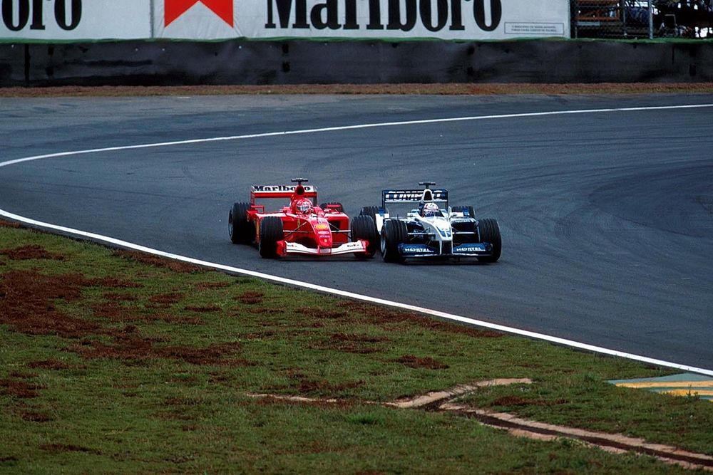 Juan Pablo Montoya, BMW Williams FW23, Michael Schumacher, Ferrari F1 2001