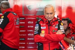 MotoGP: Davide Tardozzi descarta rumores "absurdos" sobre sa&iacute;da da Ducati
