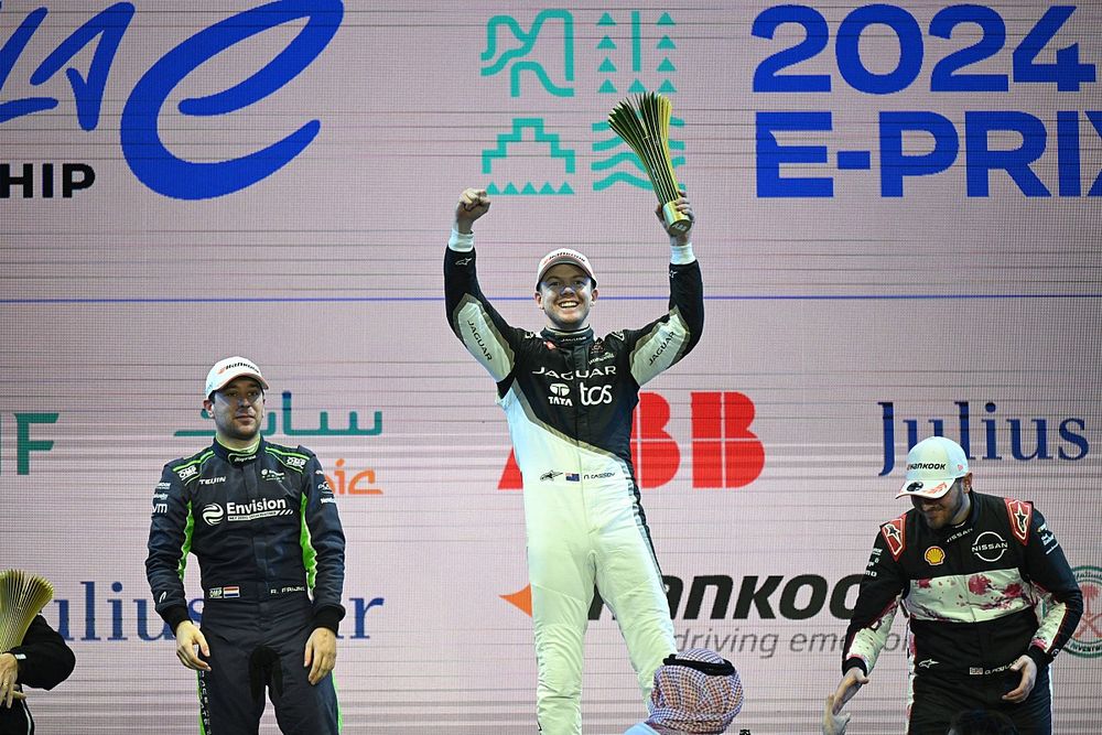 Nick Cassidy, Jaguar TCS Racing, 1st position, Robin Frijns, Envision Racing, 2nd position, Oliver Rowland, Nissan Formula E Team, 3rd position, on the podium
