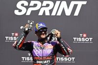Mart&iacute;n domina el sprint en Francia con gran remontada de M&aacute;rquez