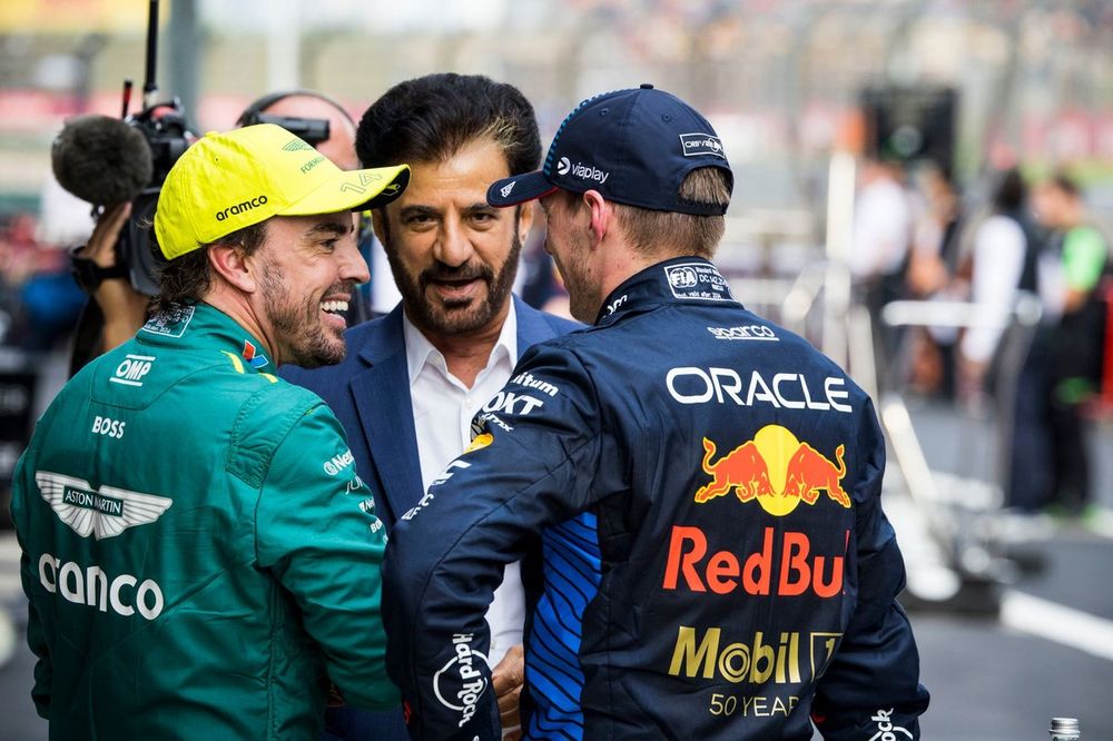 Pole Man Max Verstappen, Red Bull Racing, Fernando Alonso, Aston Martin F1 Team, with Mohammed Ben Sulayem, President, FIA, in Parc Ferme after Qualifying 
