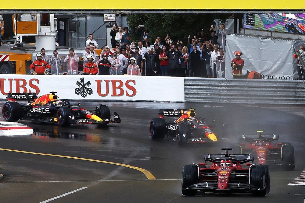 Charles Leclerc, Ferrari F1-75, Carlos Sainz, Ferrari F1-75, Sergio Perez, Red Bull Racing RB18, Max Verstappen, Red Bull Racing RB18