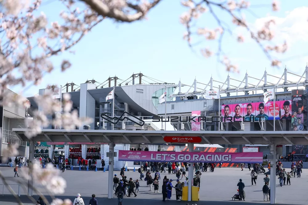 Circuit entrance overview