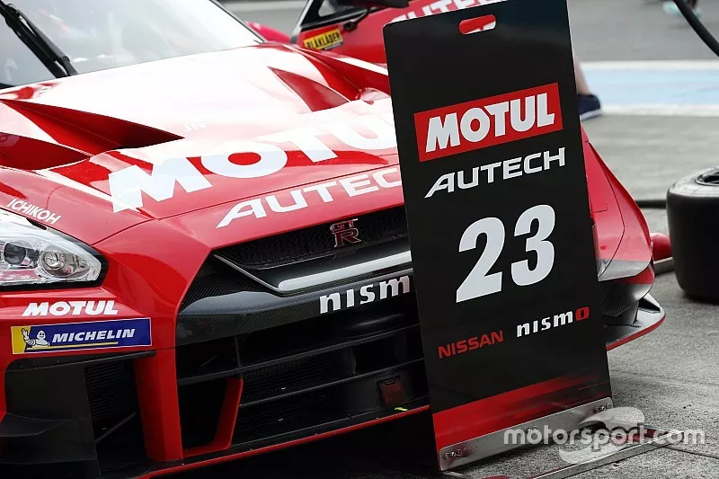 #23 MOTUL AUTECH GT-R