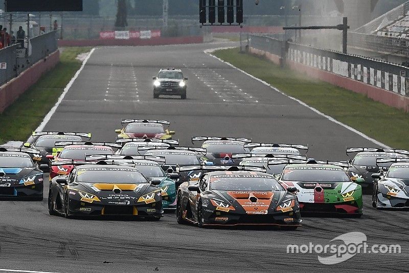 Salida del Lamborghini Super Trofeo en Corea