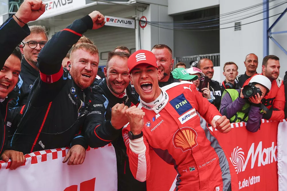 Winnaar Sheldon van der Linde, Schubert Motorsport