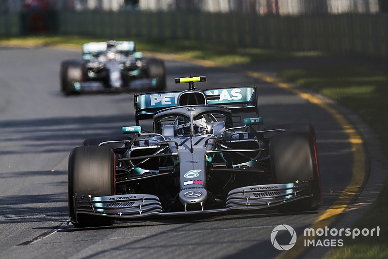 Doppietta Mercedes in Australia, ma a vincere è Bottas. Ferrari inesistente!