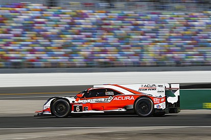 Rolex 24, Hour 2: Acura takes early lead from AXR