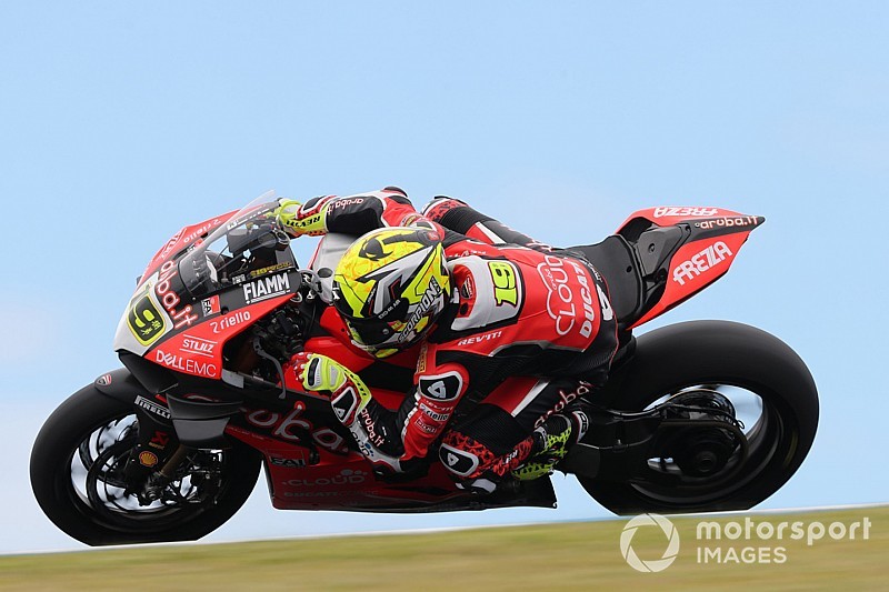 Bautista gana en su debut en el WSBK