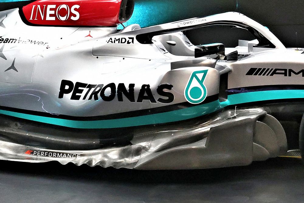 Mercedes W13 floor and sidepods