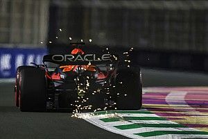 Trahi par la transmission, Verstappen n'exclut pas la victoire