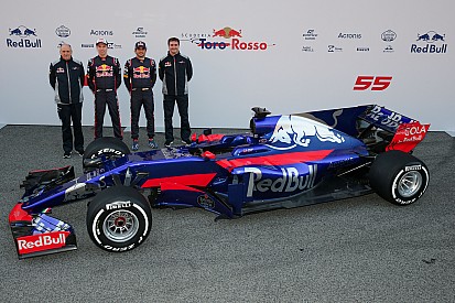 Toro Rosso toont knalblauwe STR12 aan de wereld