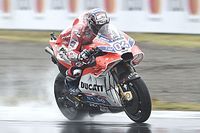 Dovizioso lidera sexta chuvosa no Japão; Márquez é 2º e cai