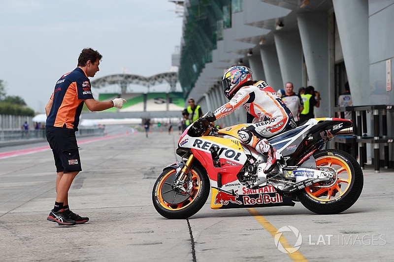 Pedrosa marca el paso en Sepang