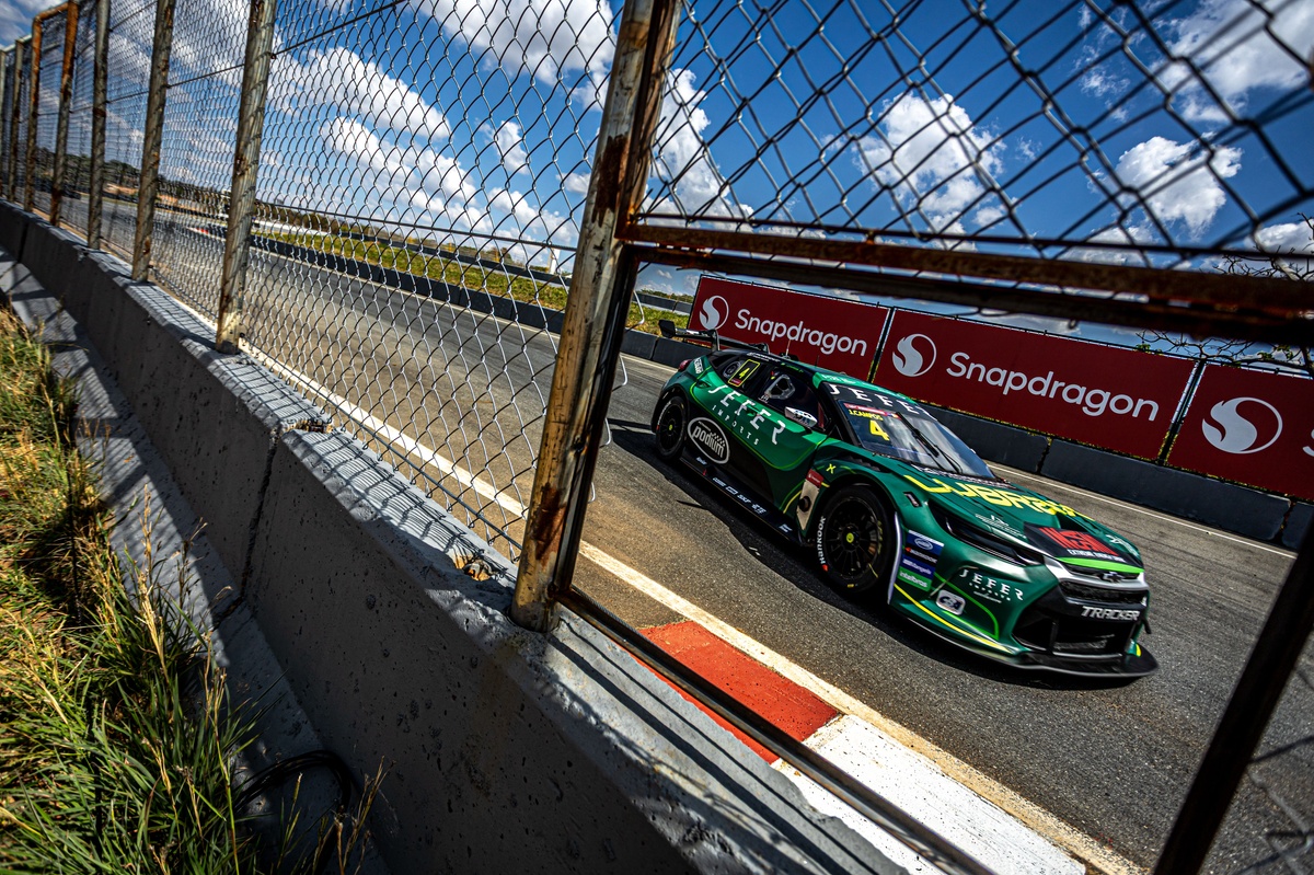 Julio Campos busca pontos em Cascavel na Stock Car