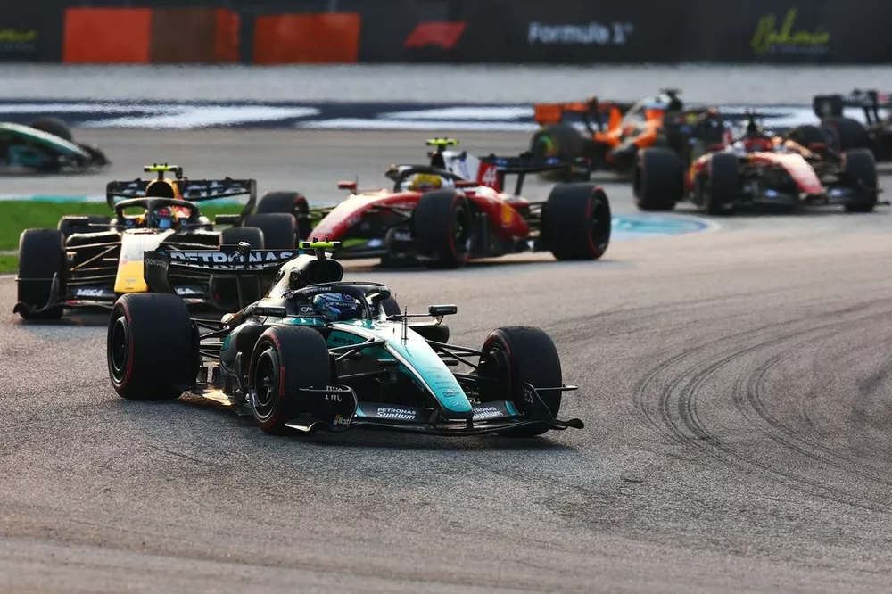 Mercedes Battles Tightening Field as Antonelli Eyes World Title in Austin