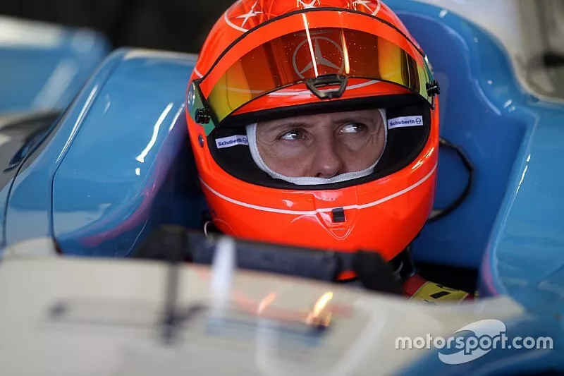 Michael Schumacher prueba un auto de la GP2