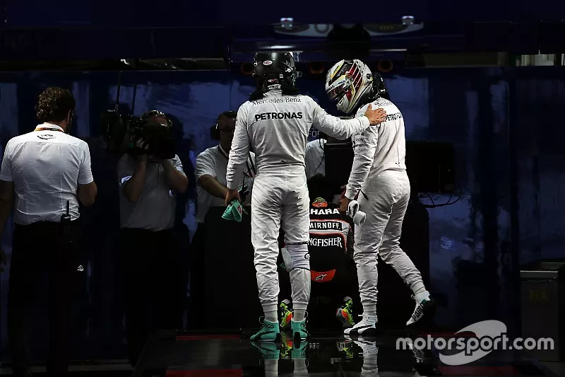 Lewis Hamilton, Mercedes AMG F1 ve Nico Rosberg, Mercedes AMG F1, parc ferme