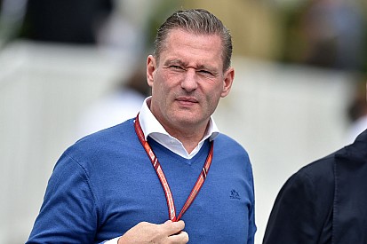 Jos Verstappen spreekt van geslaagd seizoen bij "derde eindplek en paar overwinningen"