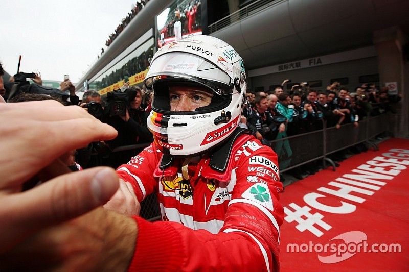 Sebastian Vettel, Ferrari, celebra el segundo lugar en parc ferme