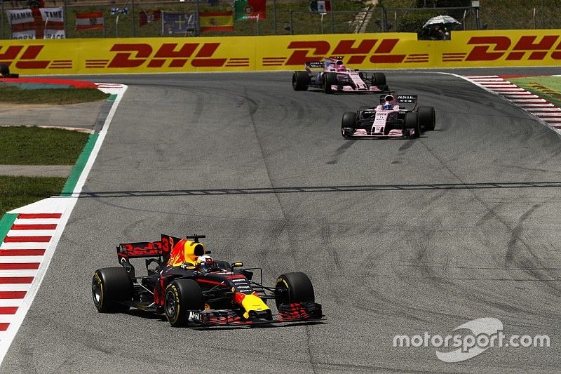 Daniel Ricciardo, Red Bull Racing RB13, Sergio Pérez, Sahara Force India F1 VJM10, Esteban Ocon, Sah